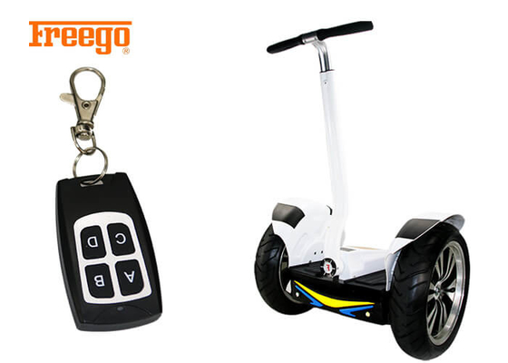 1000W * 2 Beyaz Kendinden Dengeleme Elektrikli Scooter Düğme Kontrolü 3-5H Şarj Süresi