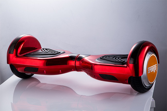 Led Işıklar ile 6.5 &quot;Tekerlek Kırmızı Kendinden Dengeleme Elektrikli Hoverboard 8km / H Maksimum Hız
